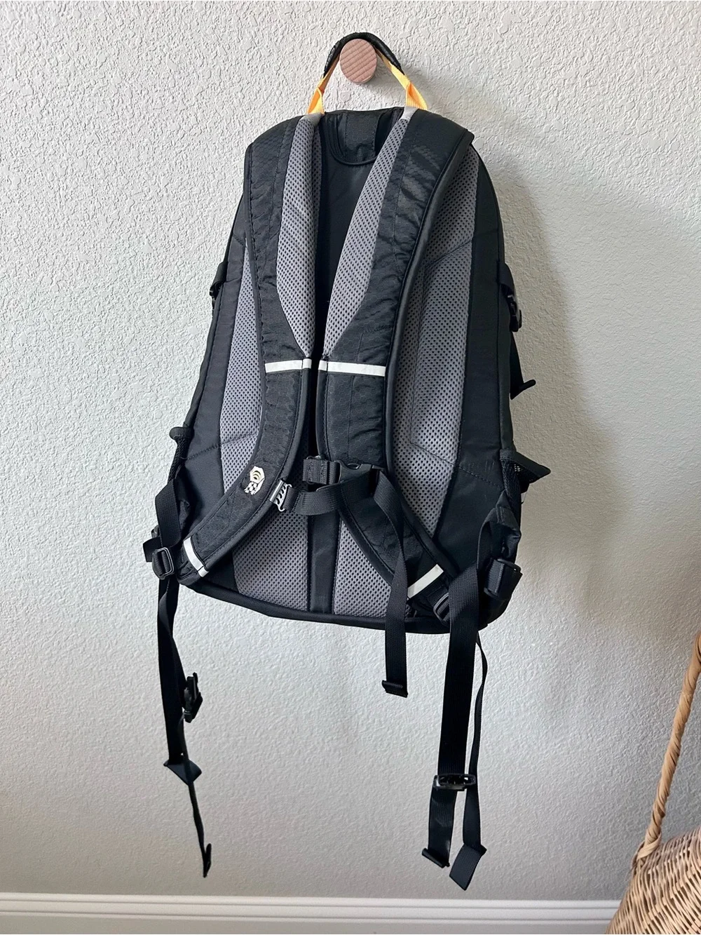 Vintage Mountain Hardwear Black & Yellow Lander Bag Pack y2k 2000's